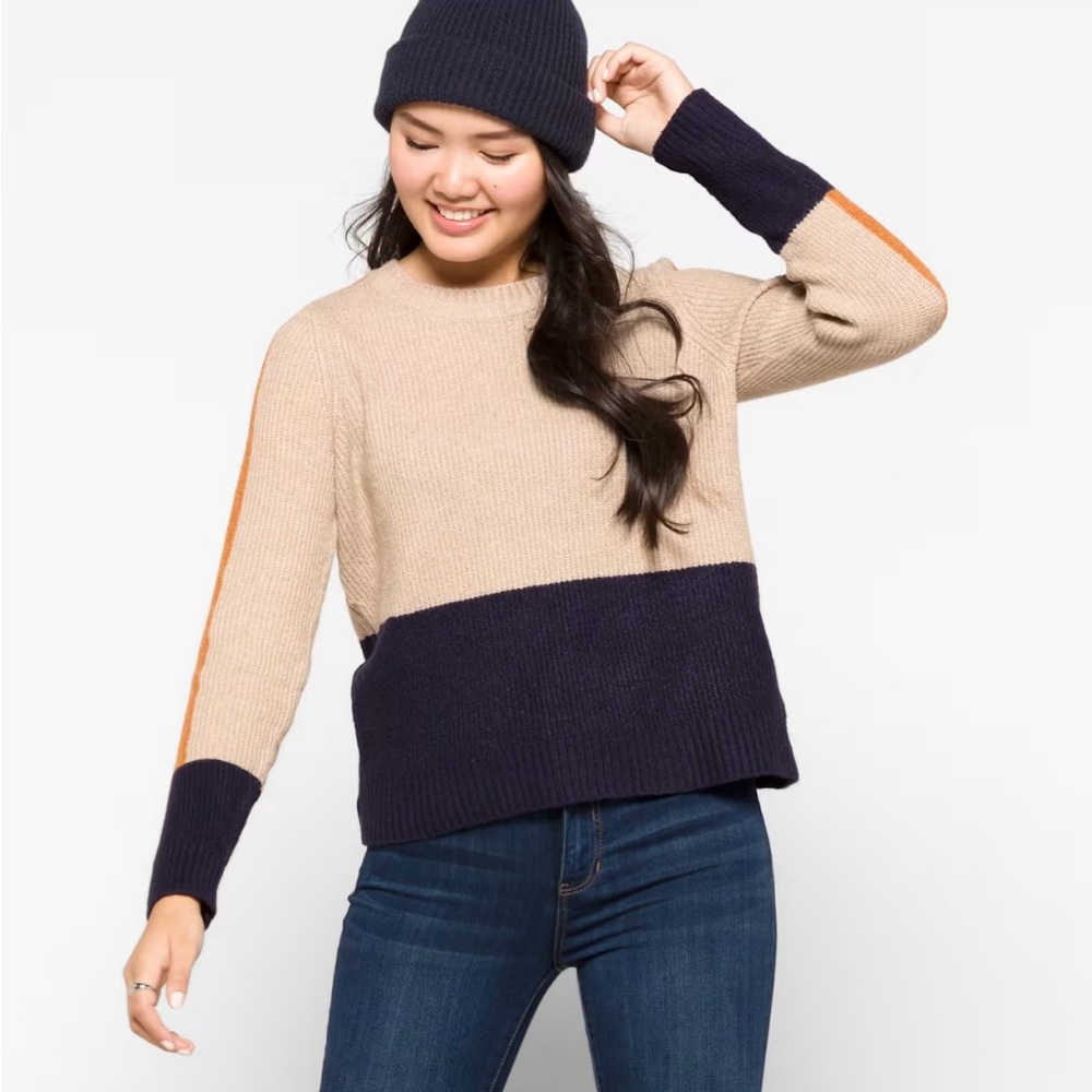 Zora Ribbed Long Sleeve Pullover EUC